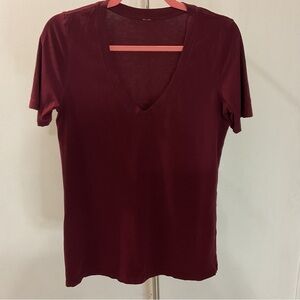 Lululemon Burgundy Short Sleeves V neck Shirt Size M